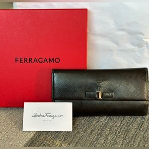Salvatore Ferragamo Black Italian Vintage Wallet in Excellent Used Condition
